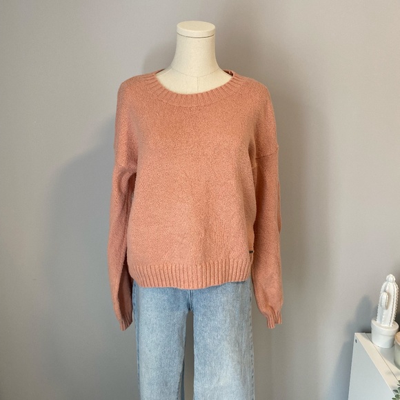 Coral Knit Light Weight Sweater | Hollister - Picture 8 of 8